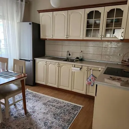 Cosy, Centrally-located Flat Tirana